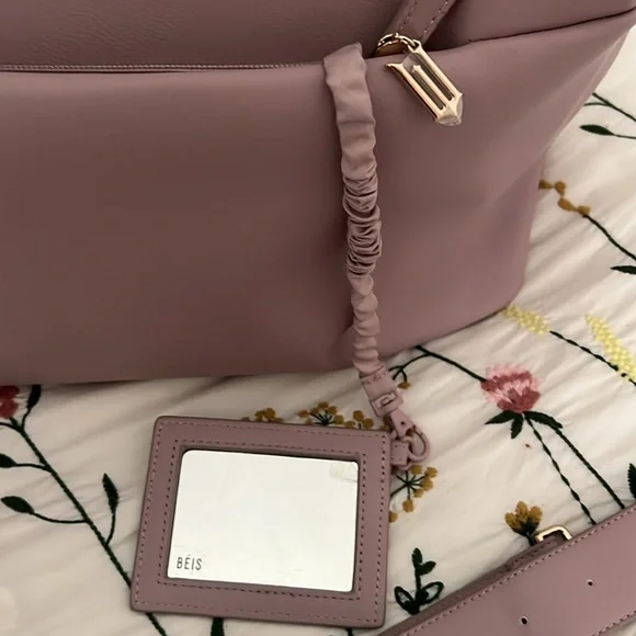 🌸🌸🌸🌸BEIS WICKED 👸🏻 BUNDLE CARRYON, BACKPACK AND COSMETIC CASE NEW 🌸🌸🌸🌸 - Picture 9 of 11